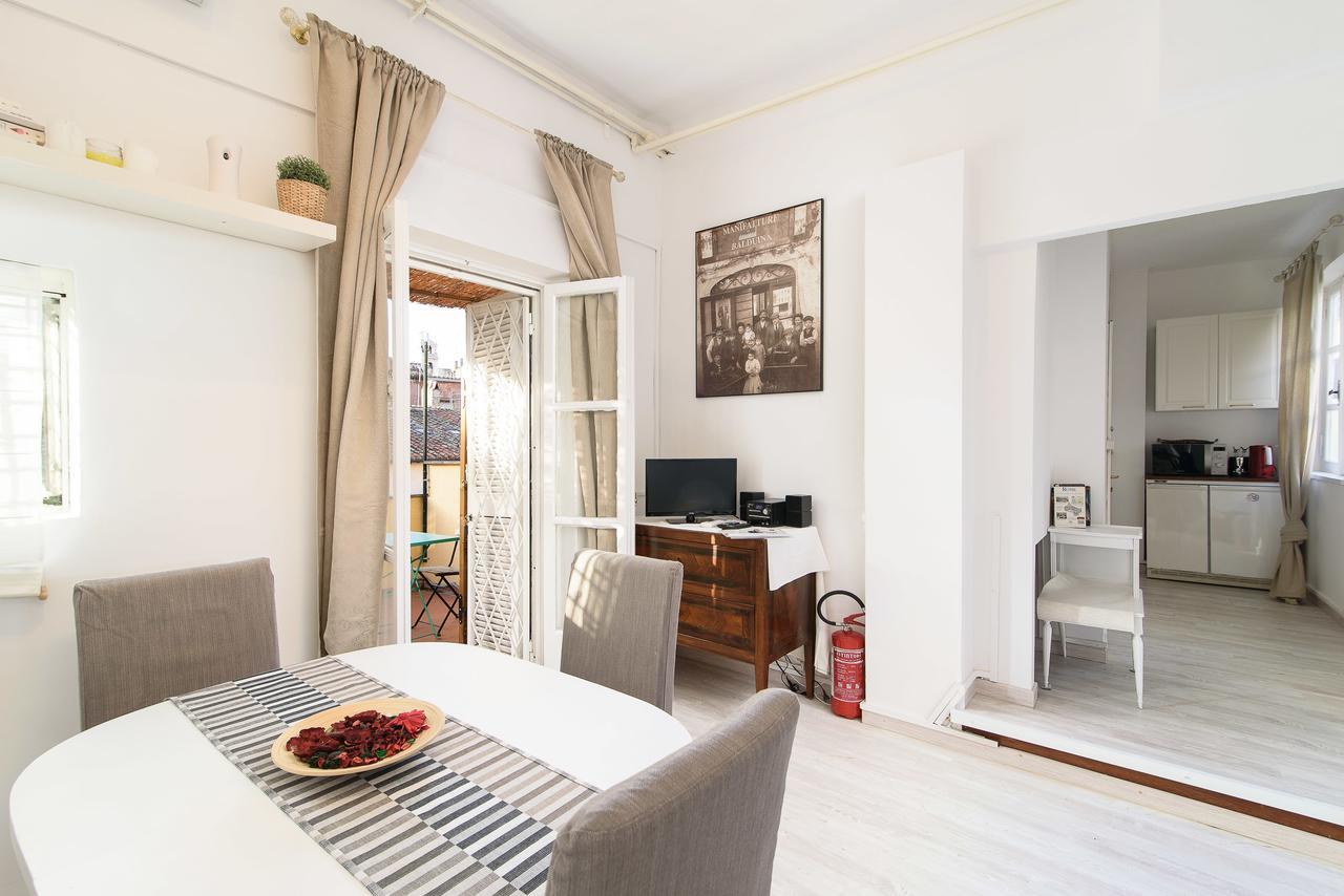 White Terrace Navona Apartment